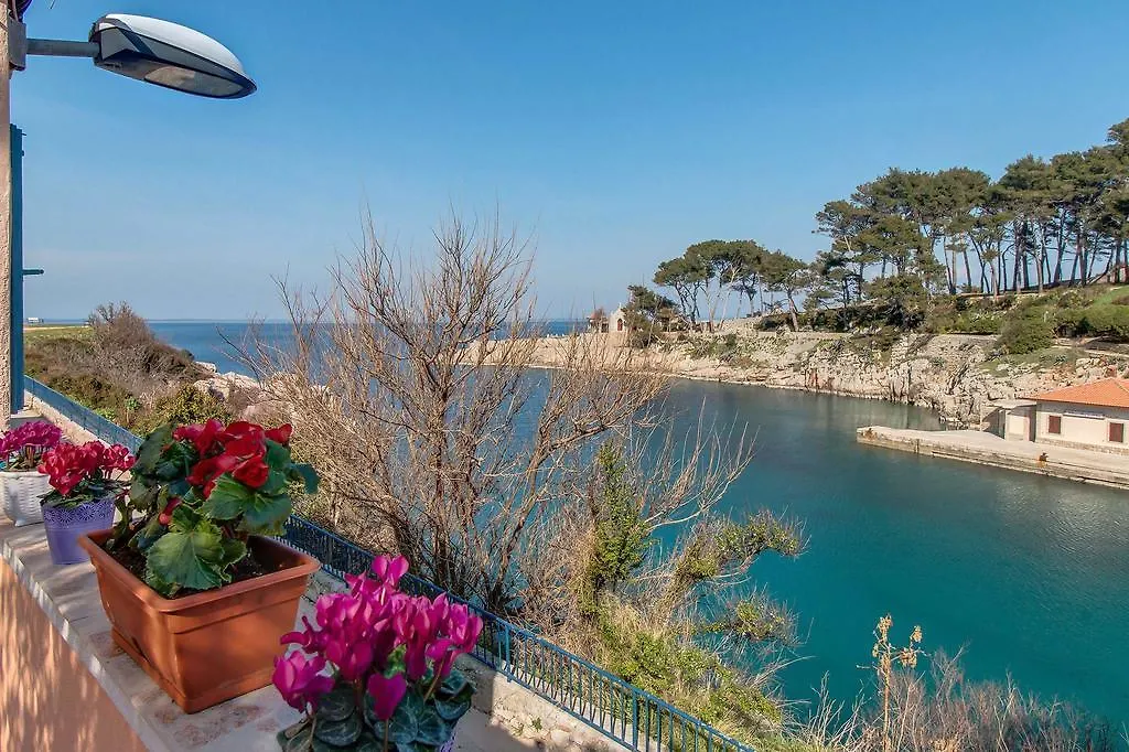 Narcis Central Apartment With Sea & City Views  Veli Losinj