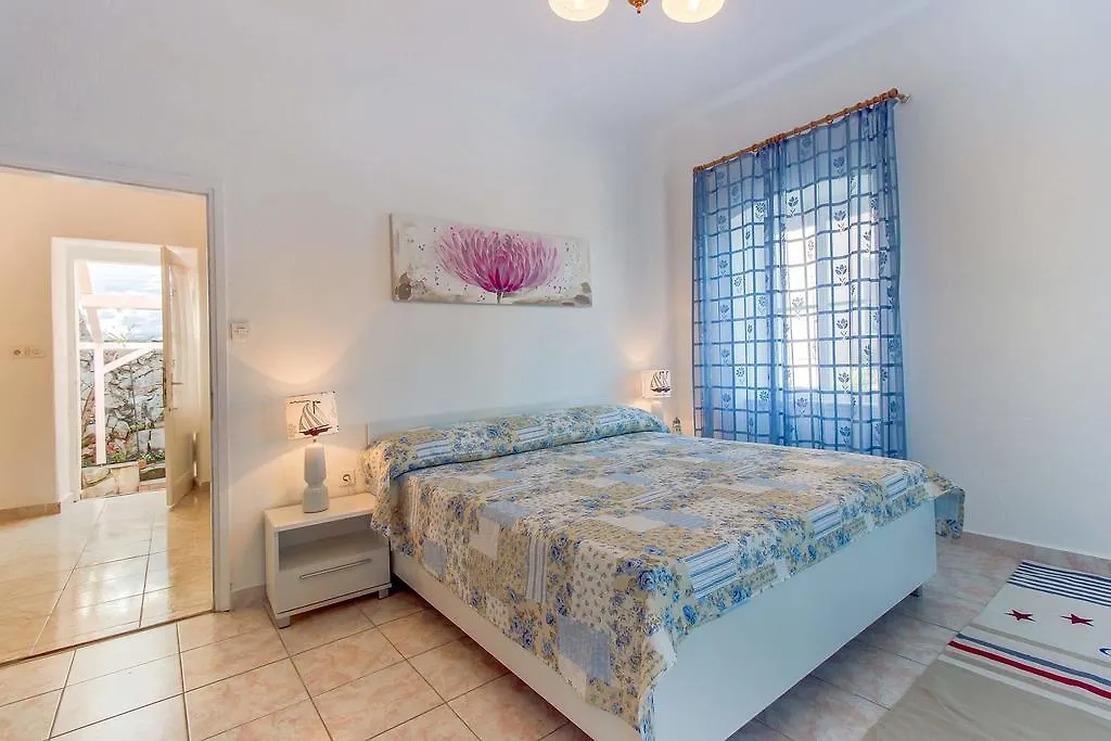 Narcis Central Apartment With Sea & City Views 0*, Veli Losinj Croatia