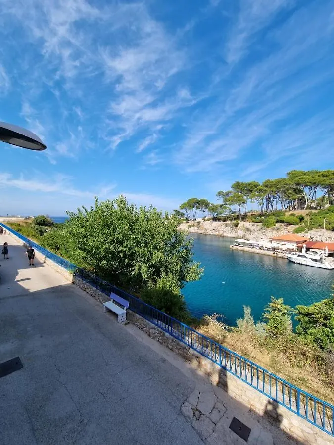 Narcis Central Apartment With Sea & City Views Croatia