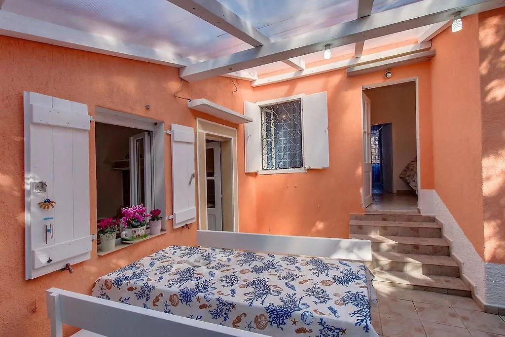 Narcis Central Apartment With Sea & City Views